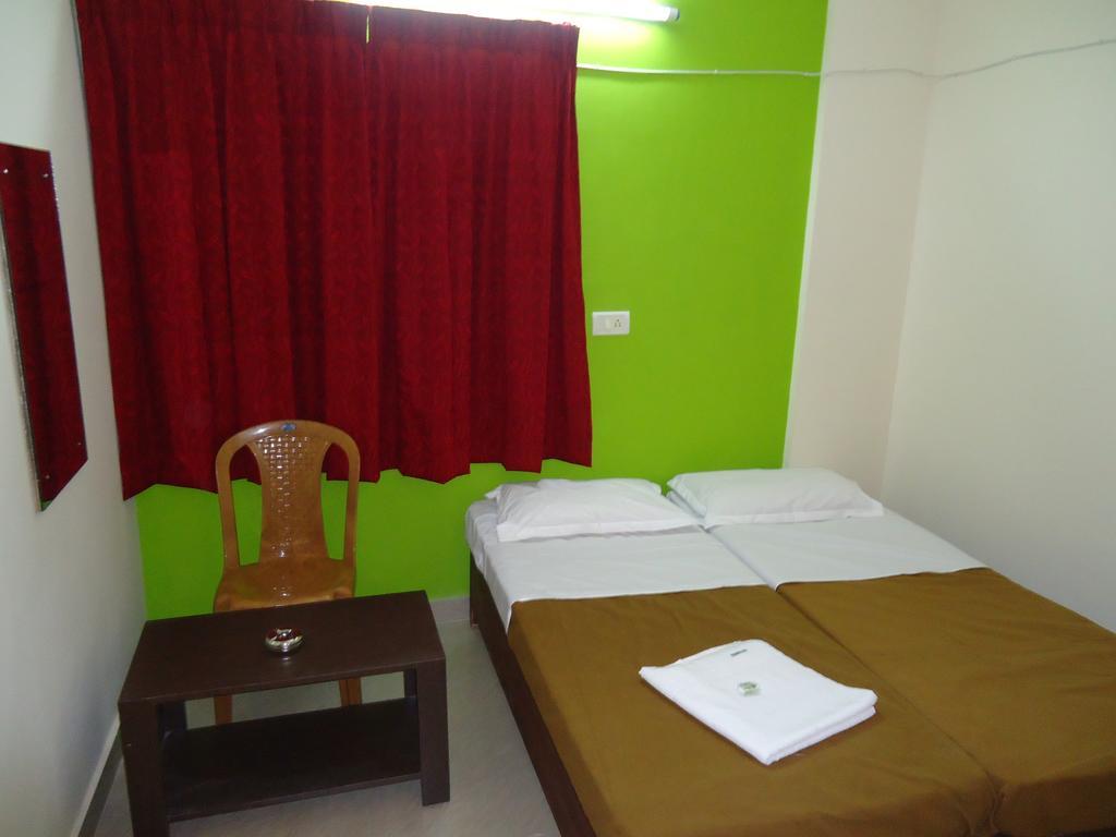 Maple Inn Budget Hotel Bangalore Exteriör bild
